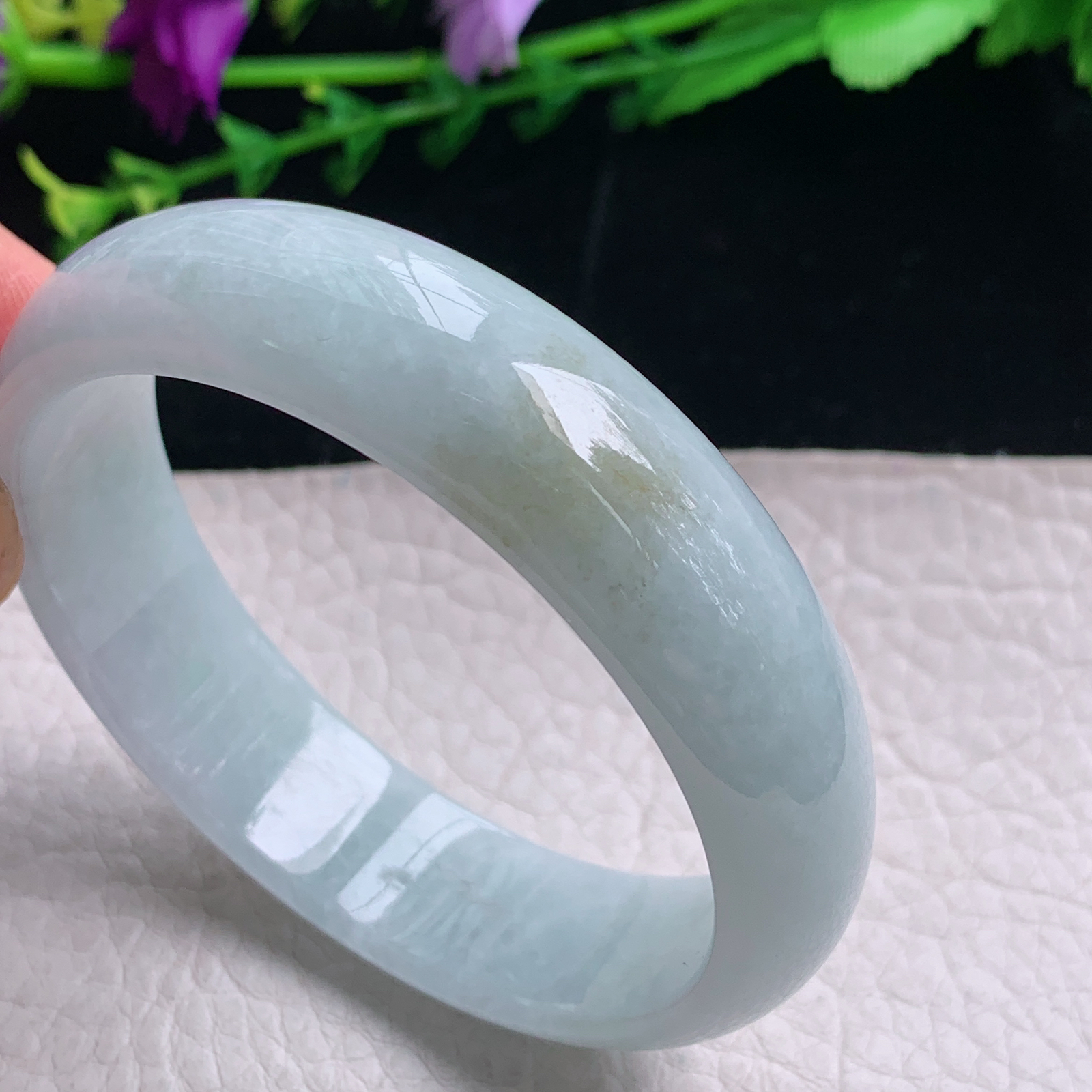 Ll自然光56*15*6.5轮胎镯缅甸翡翠手镯淡绿撒金宽边厚装镯 正圈平安镯