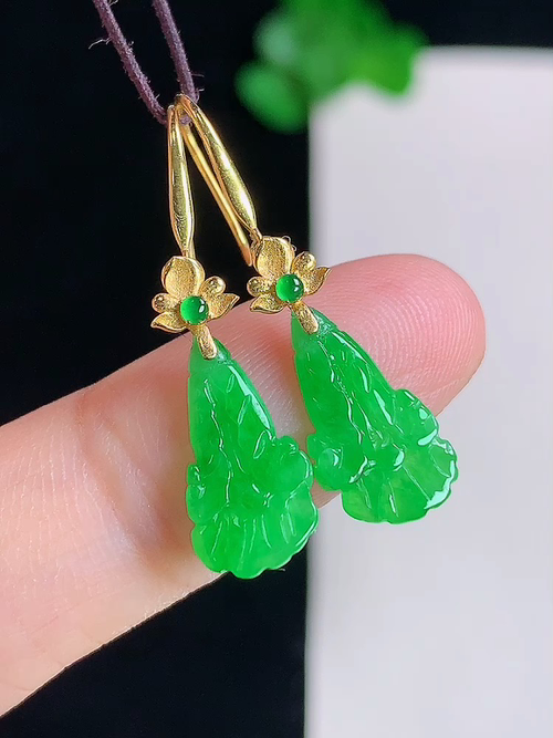 18k金镶飘绿耳坠，无裂，尺寸13.1/6.6/1.7，№:y2578  23E