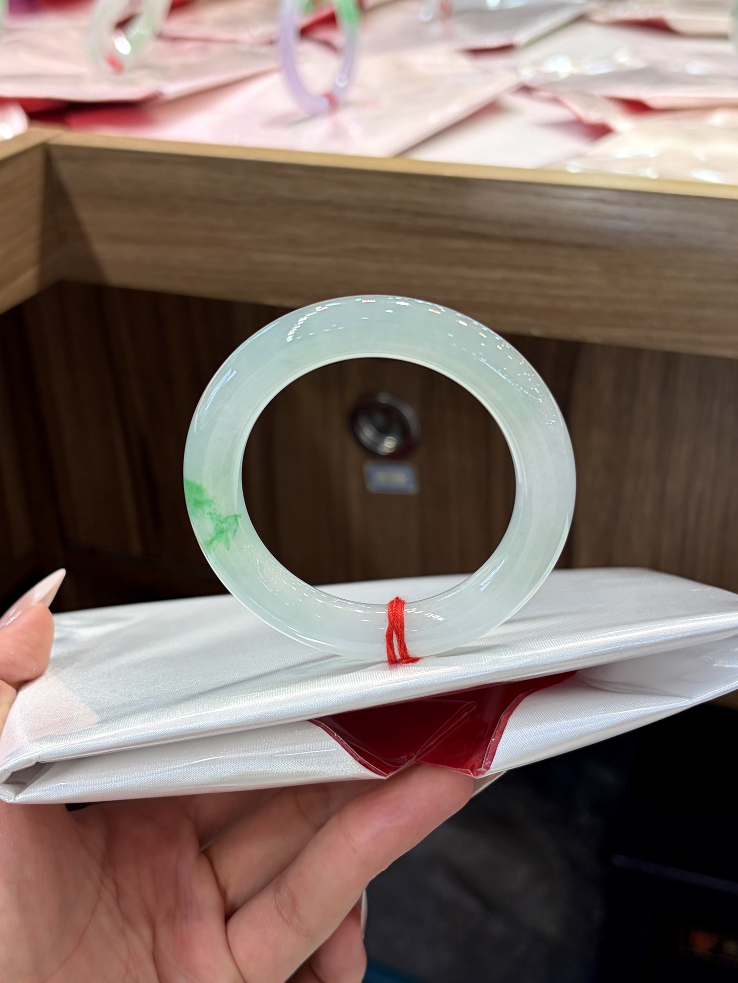 小圈口冰种白底青飘绿圆条成品，HYC-211，51.5-10.2-10.7