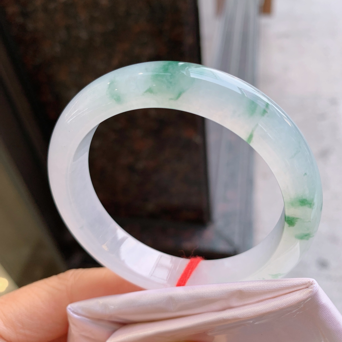 正圈冰种飘花，无裂，尺寸：56.2/12.5/8.5，清爽