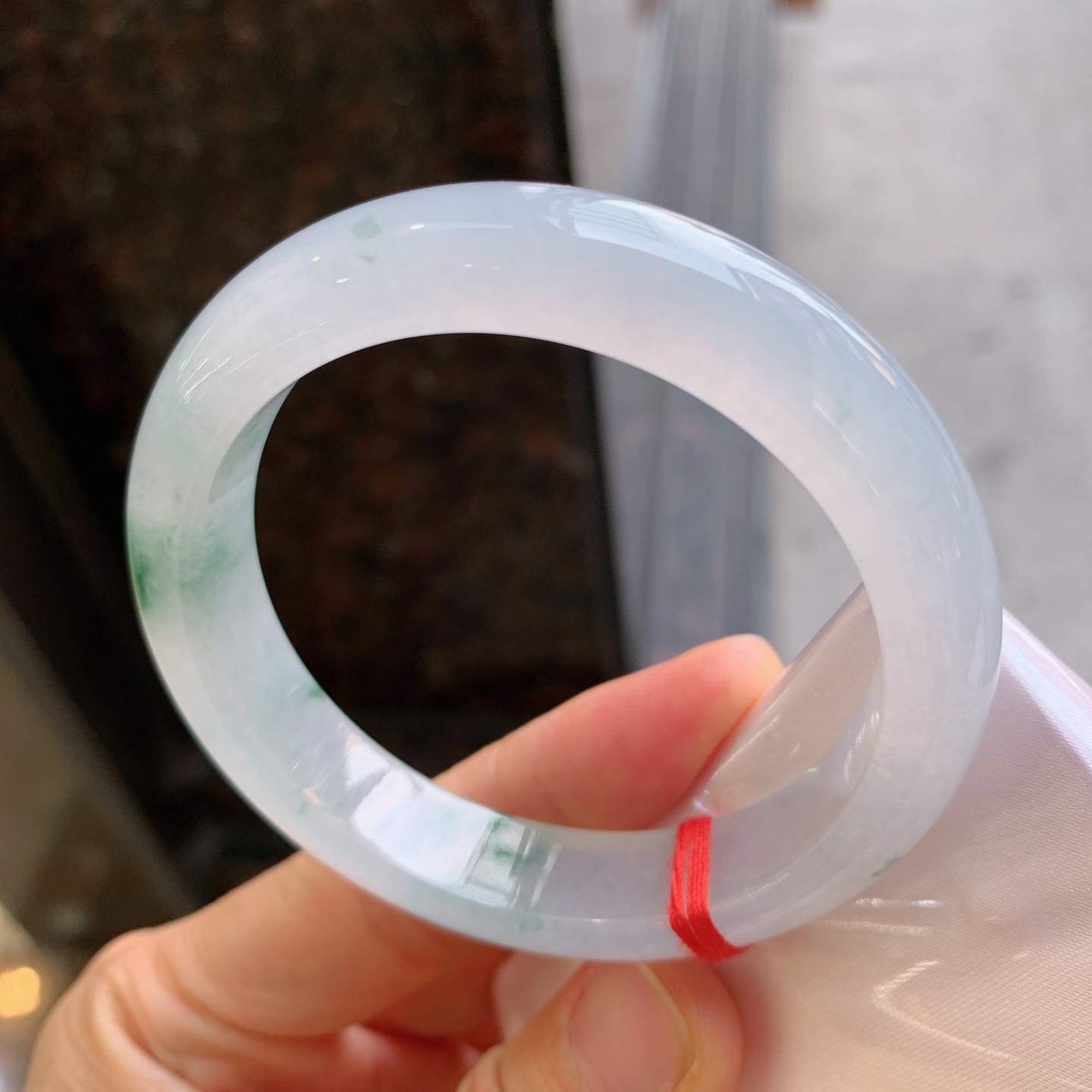 正圈冰种飘花，无裂，尺寸：56.2/12.5/8.5，清爽