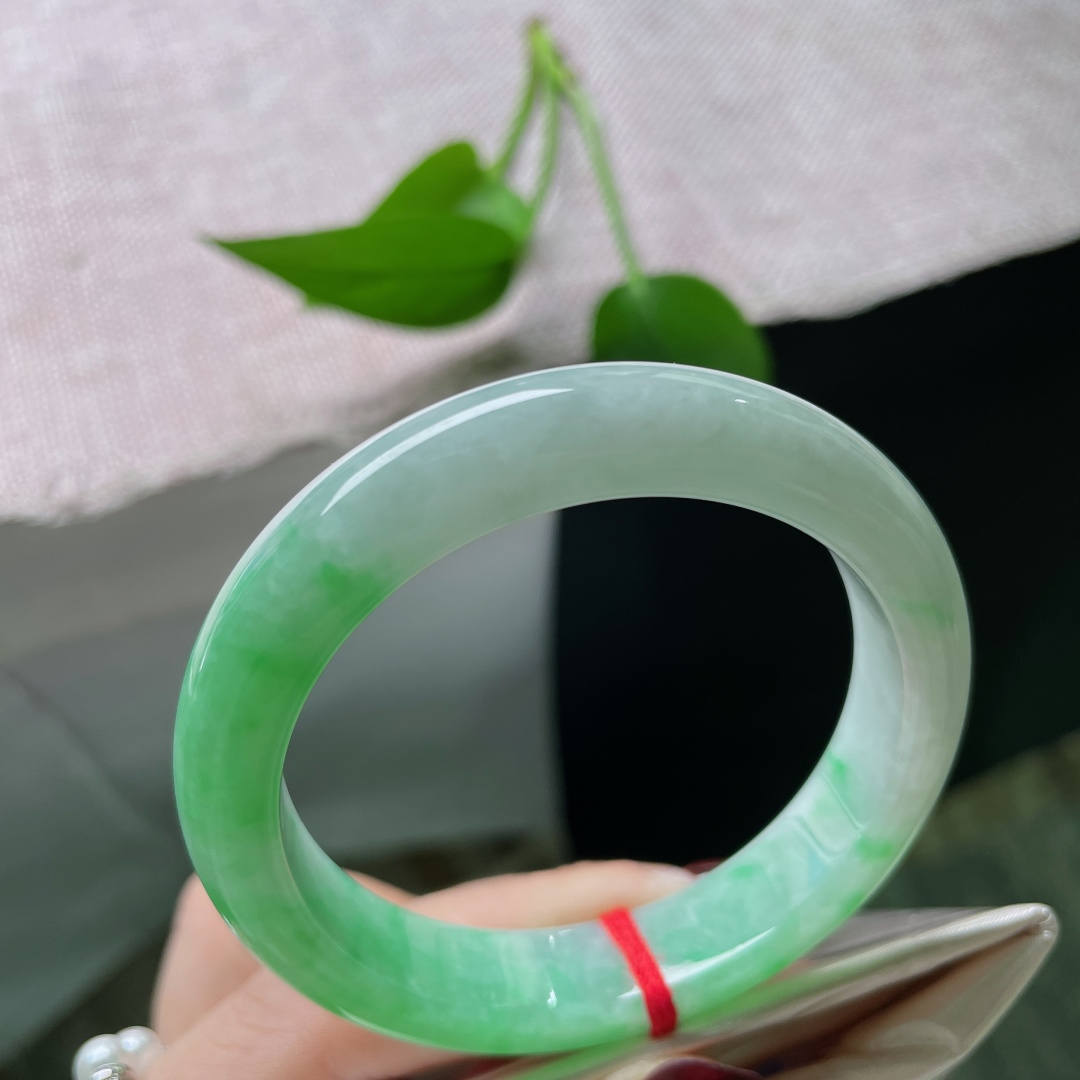 51.4/11.3/7.9，飘绿正圈，水润，腕间苔痕绿，静听时光滴答。无裂，ss51277a