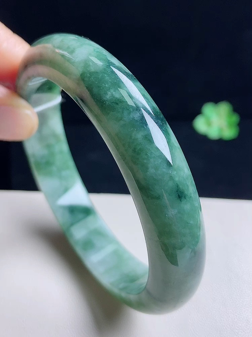 手镯，无裂，尺寸57.7/12.3/8.5，编号va  25