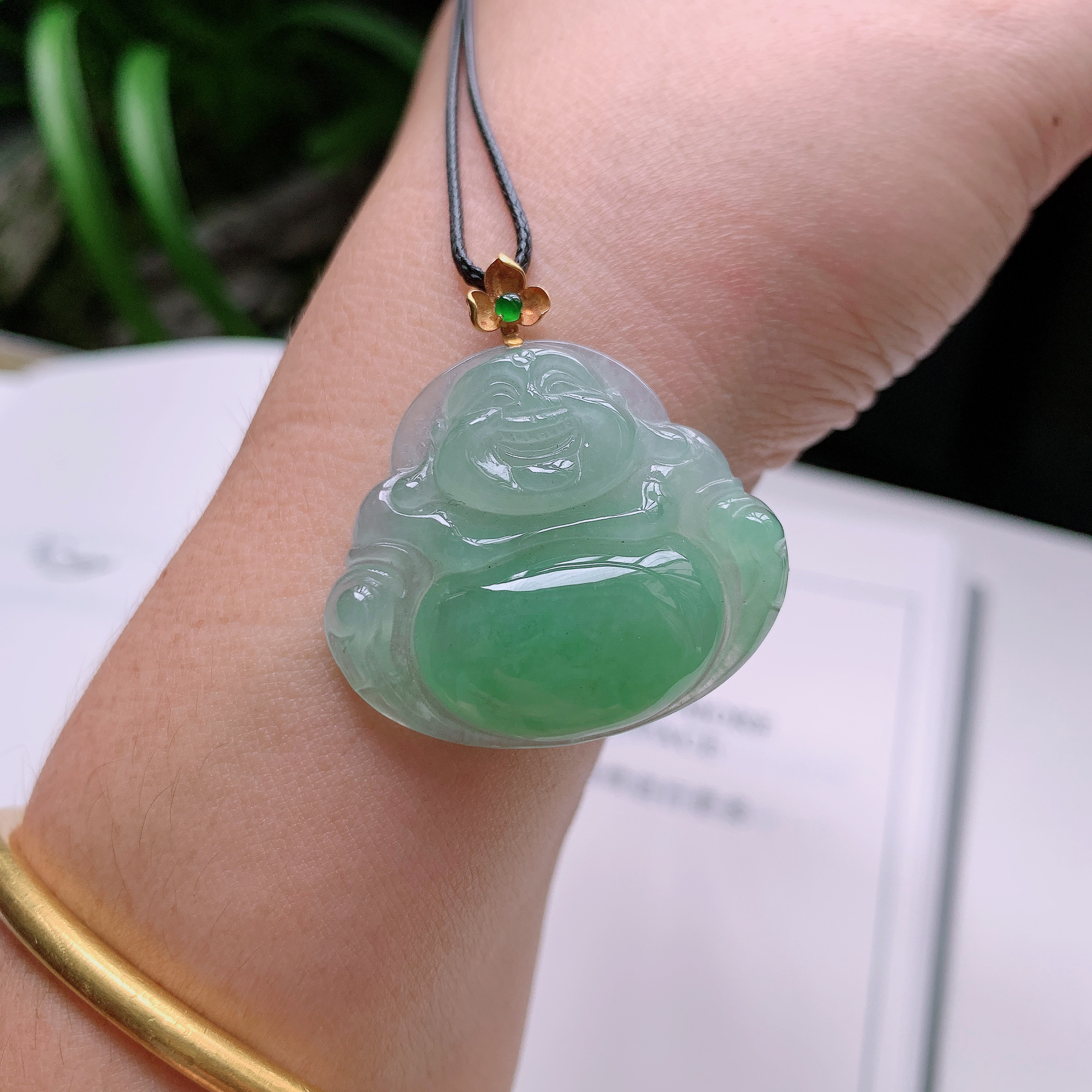 18K镶嵌天然翡翠缅甸A货冰润飘绿大肚佛公吊坠 9.71克