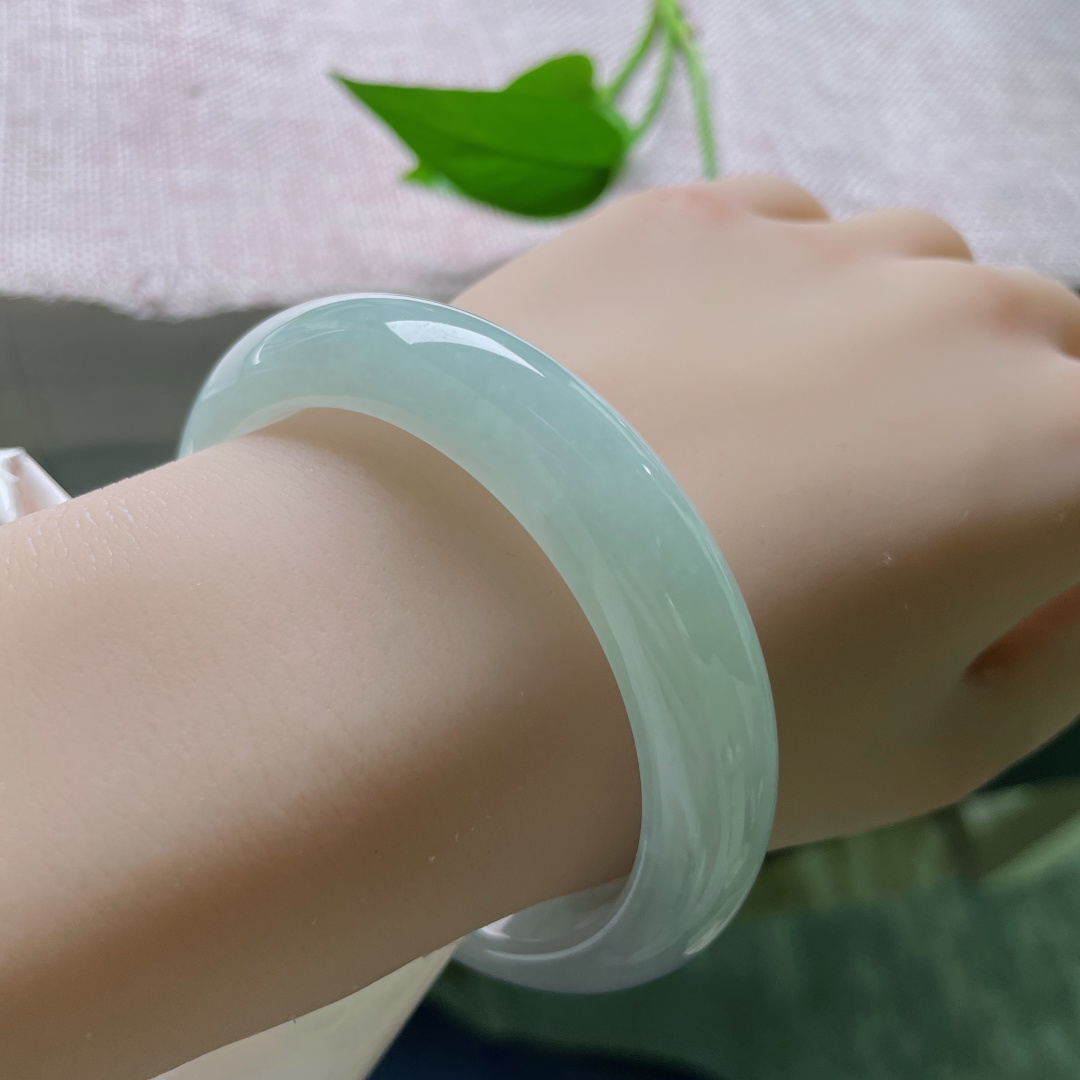 55.7/12.4/8.5，淡绿底正圈，清雅，种老，淡写时光，静守清欢。无裂，ss51722a