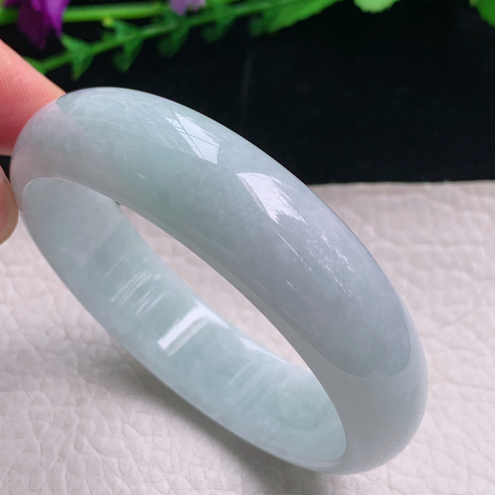 Ll自然光56*15*6.5轮胎镯缅甸翡翠手镯淡绿撒金宽边厚装镯 正圈平安镯