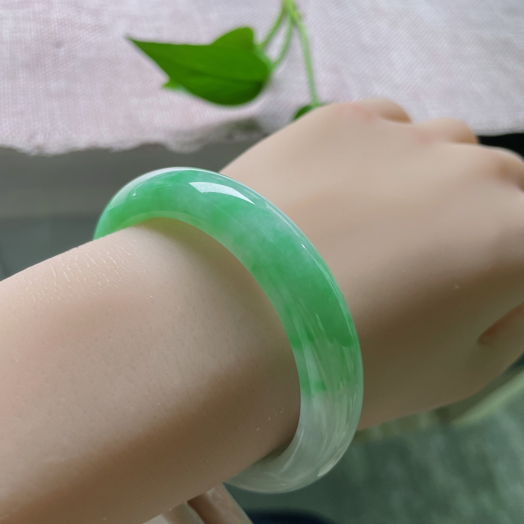 51.4/11.3/7.9，飘绿正圈，水润，腕间苔痕绿，静听时光滴答。无裂，ss51277a