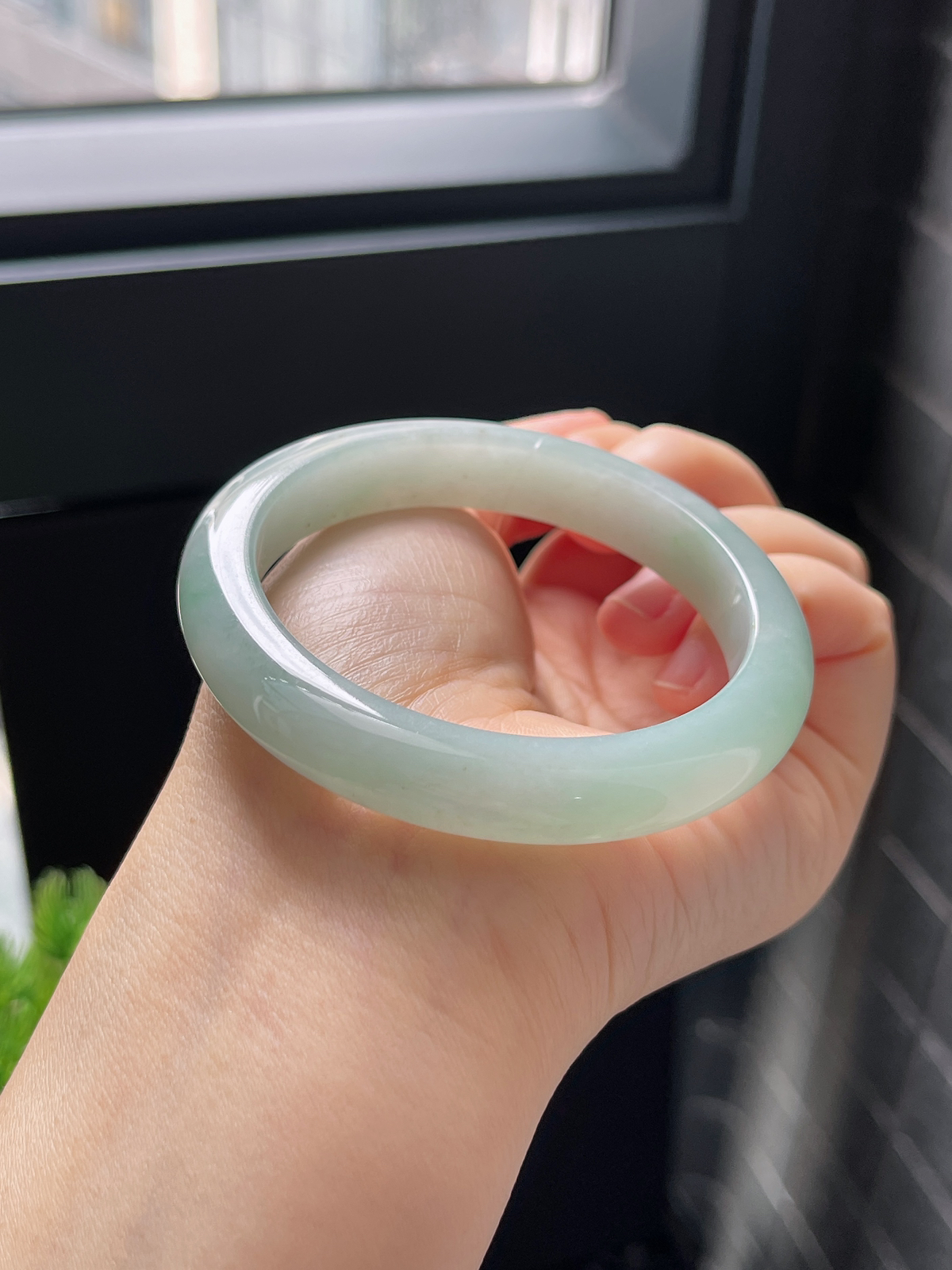 正圈55.2圈口，翡翠冰糯种淡绿色手镯