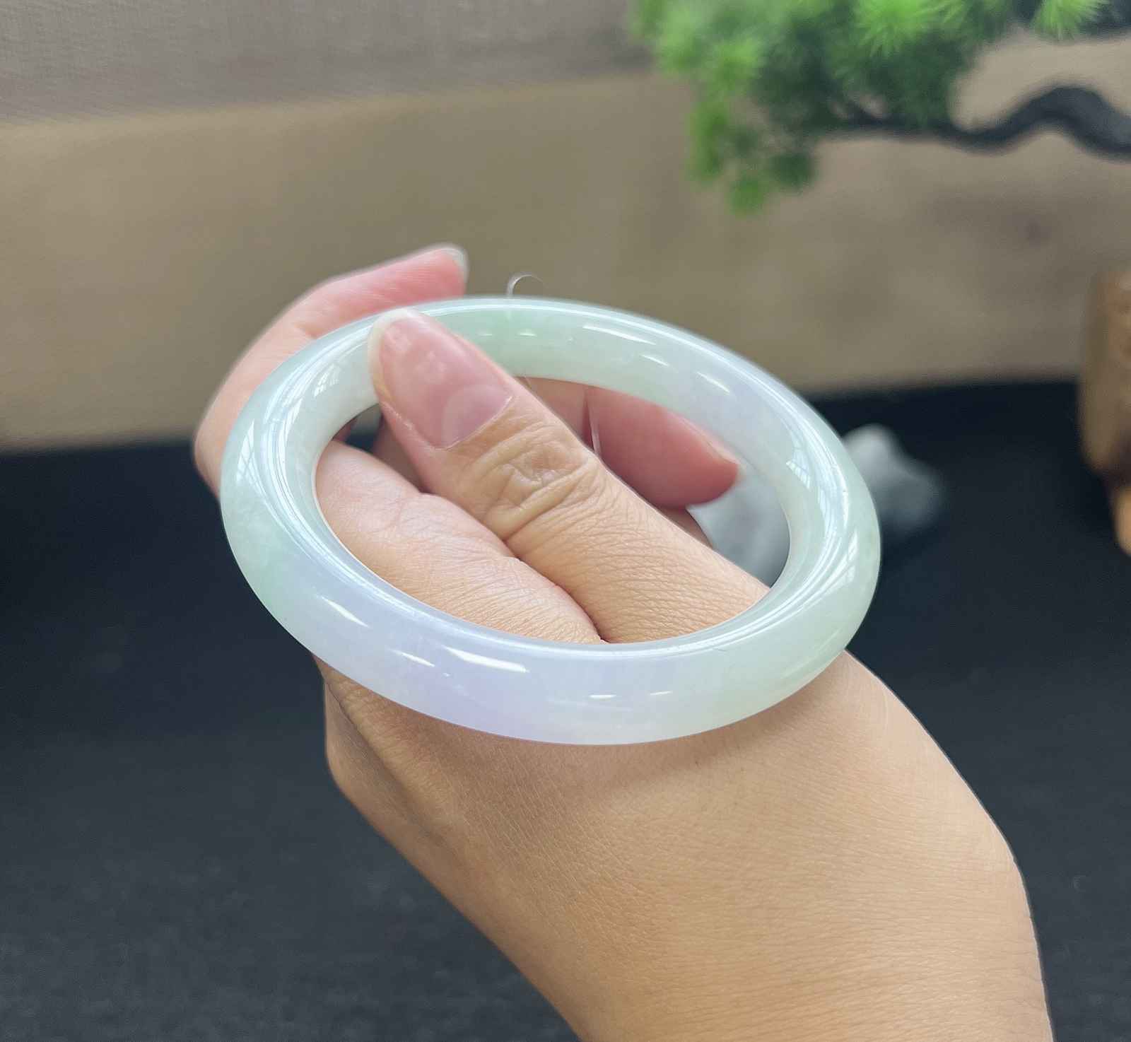 53圈口圆条春彩手镯