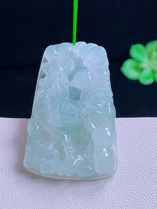 生肖鸡，无裂，尺寸37.7/22.5/4.7，编号re 25