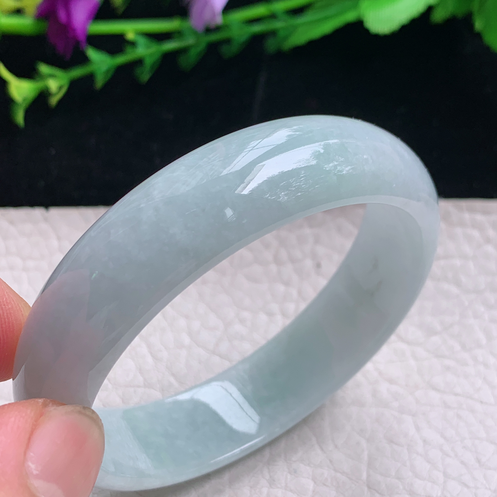 Ll自然光56*15*6.5轮胎镯缅甸翡翠手镯淡绿撒金宽边厚装镯 正圈平安镯