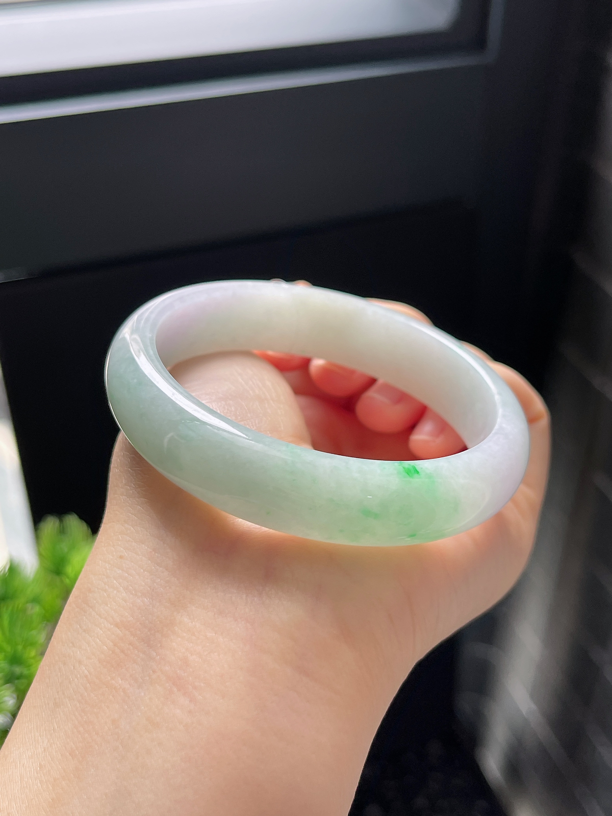 正圈58.2圈口，翡翠糯化种飘绿手镯