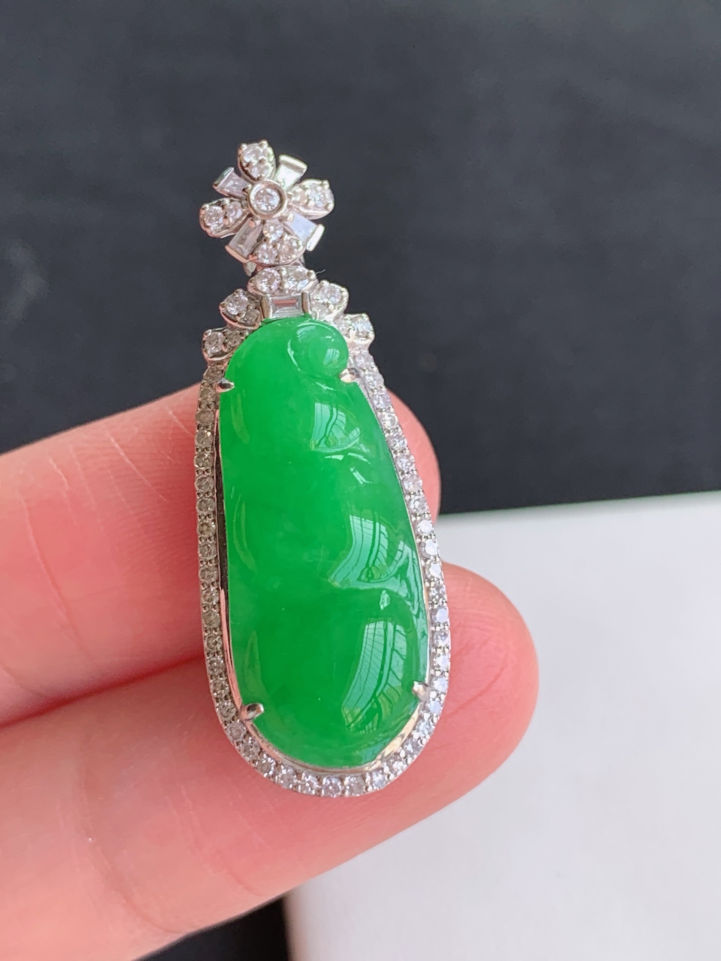 ️，18k镶嵌冰绿福豆，无裂尺寸：33.2/12.3/8，编号