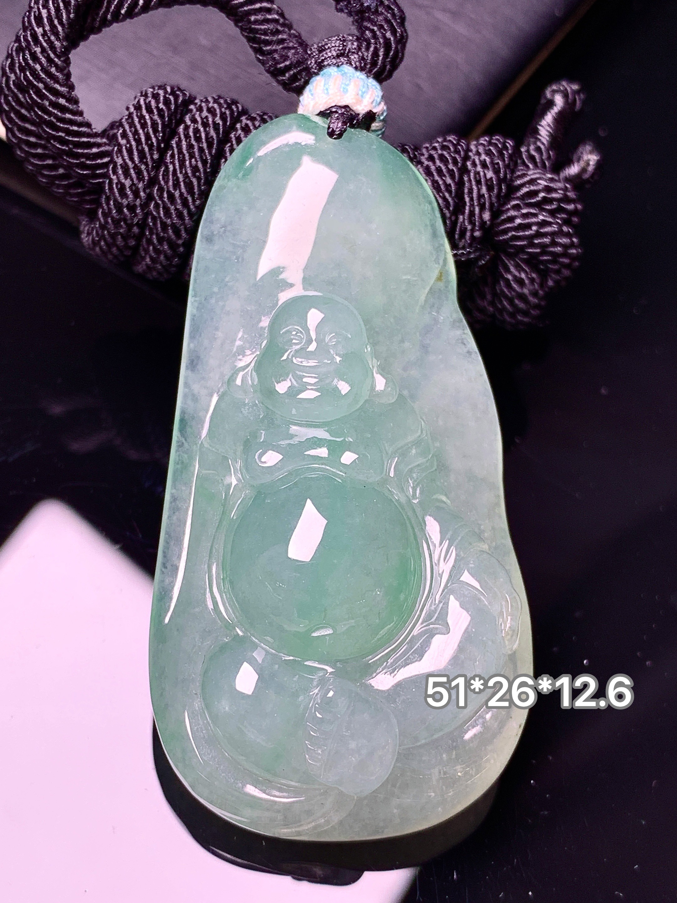 冰种飘绿佛公吊坠 玉质细腻 色泽艳丽清新 水润亮眼 整体尺寸51*26*12.6a5