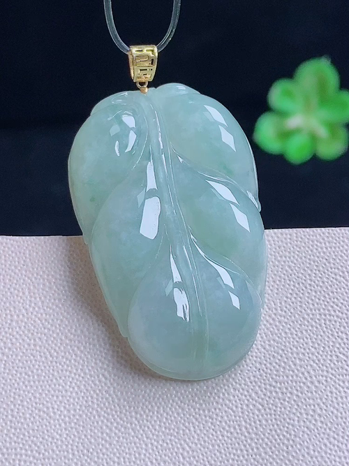 18k树叶，无裂，尺寸40.4/21.8/5.8，编号hc  25