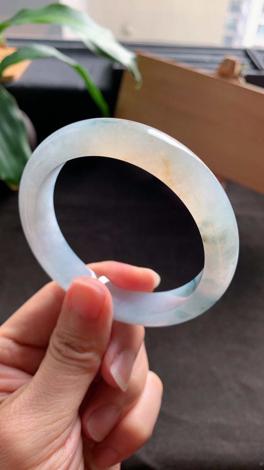 58圈口 天然A货翡翠特色黄翡飘花手镯 种水好 色彩丰富