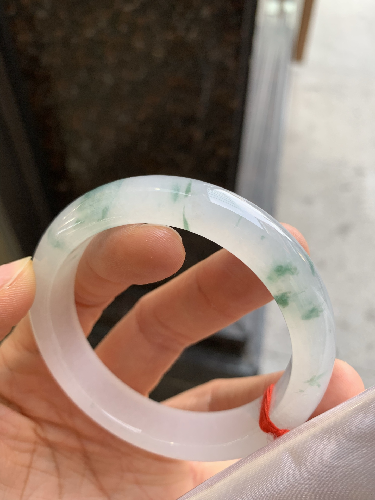 正圈冰种飘花，无裂，尺寸：56.2/12.5/8.5，清爽