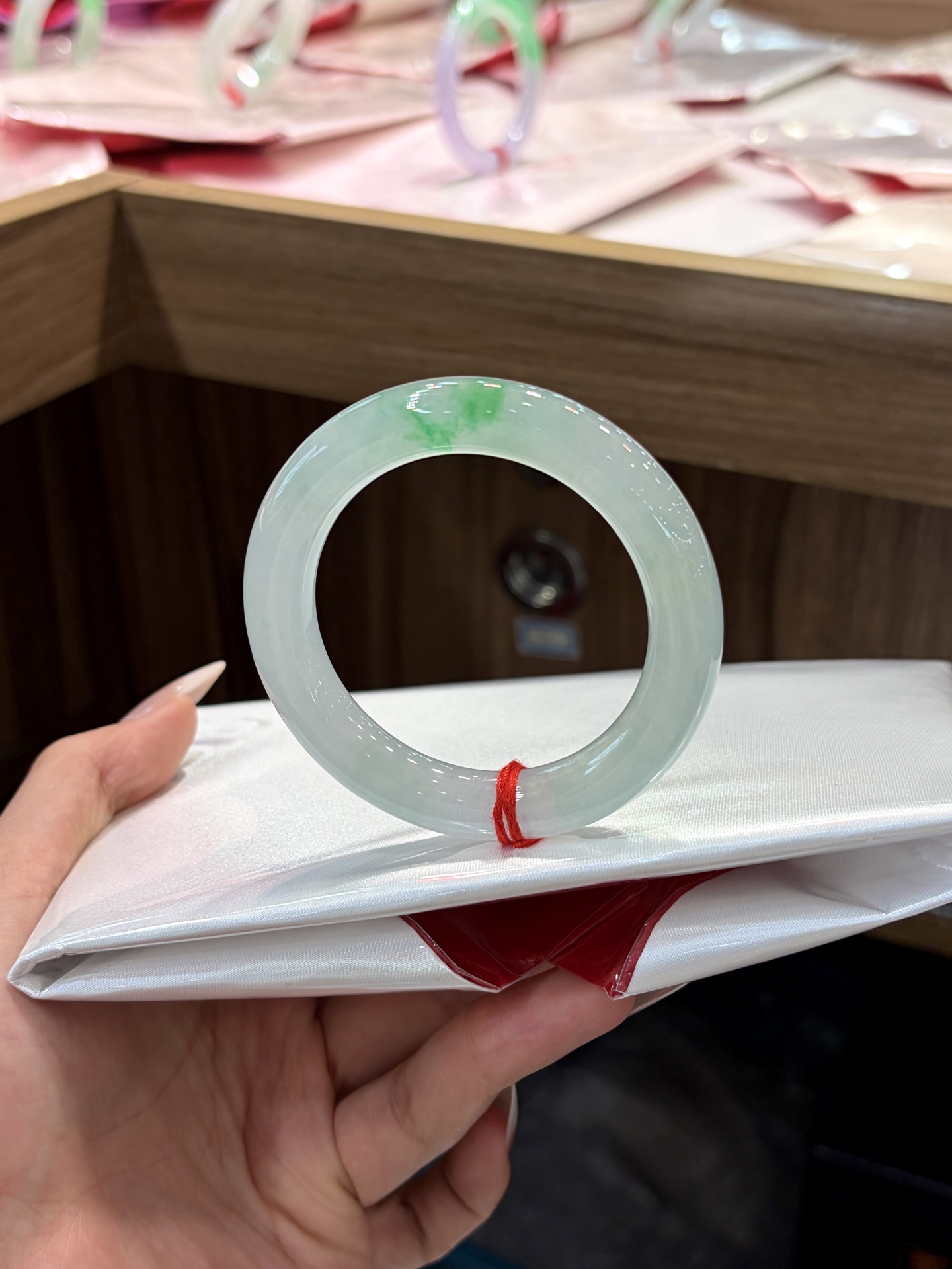 小圈口冰种白底青飘绿圆条成品，HYC-211，51.5-10.2-10.7