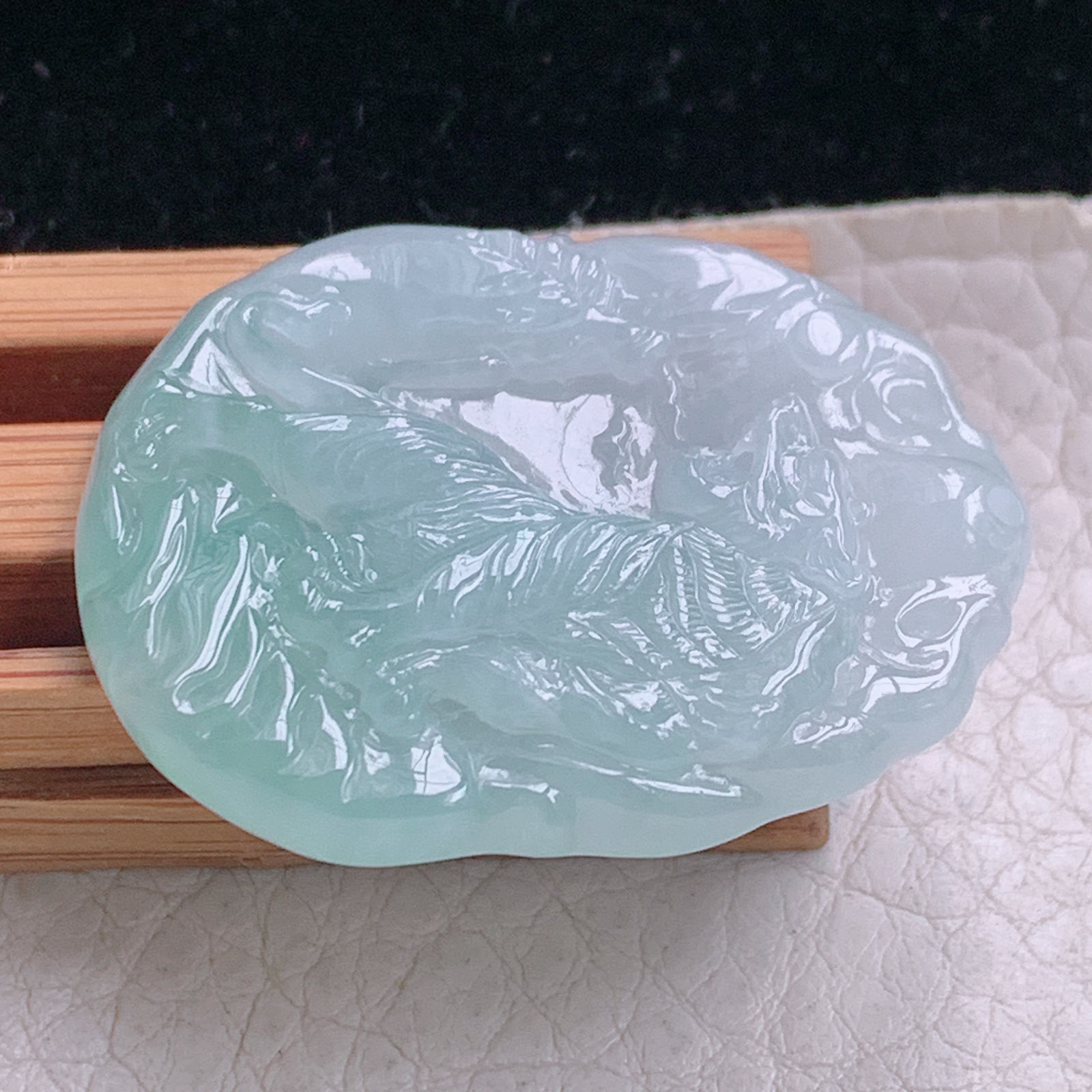 Ktj实拍36.6*28.5*5.2天然缅甸翡翠生肖老虎吊坠 生肖守护神上山虎玉坠