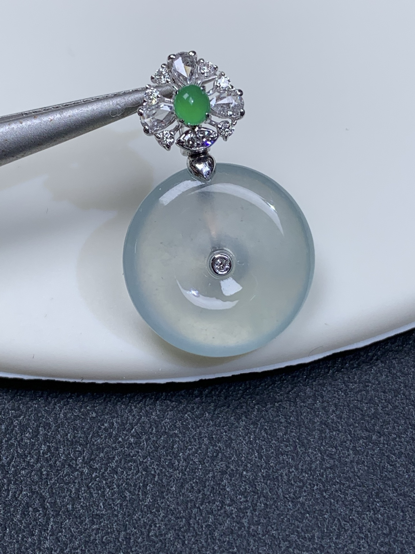 18k金镶嵌冰种玻璃起光平安扣吊坠22.4/14.2/3.3