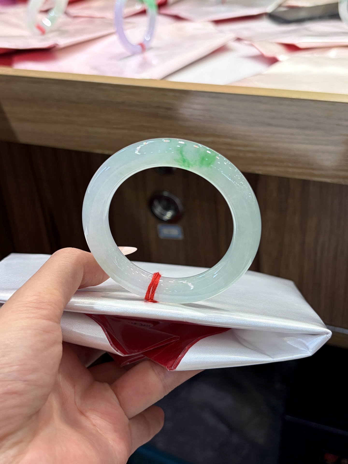 小圈口冰种白底青飘绿圆条成品，HYC-211，51.5-10.2-10.7