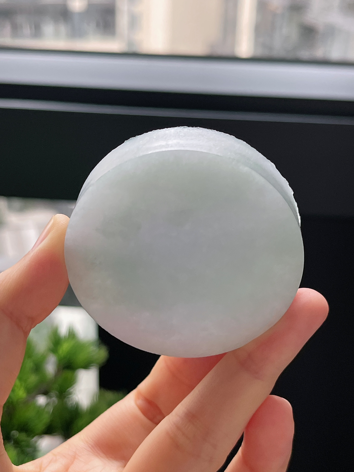 翡翠糯化春带彩镯心