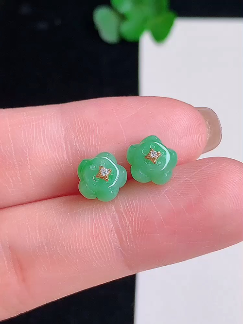  ，18k金镶冰晴绿耳钉，无裂，尺寸7.4/4.4，№;y2519   23