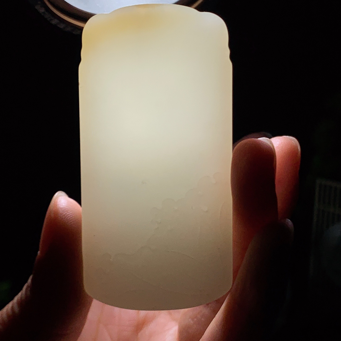 和田玉糖料羊脂白大势至菩萨牌子挂件 尺寸71/35/11重66克。玉质细腻油润。手推出油。佩戴高端典雅。lt260424