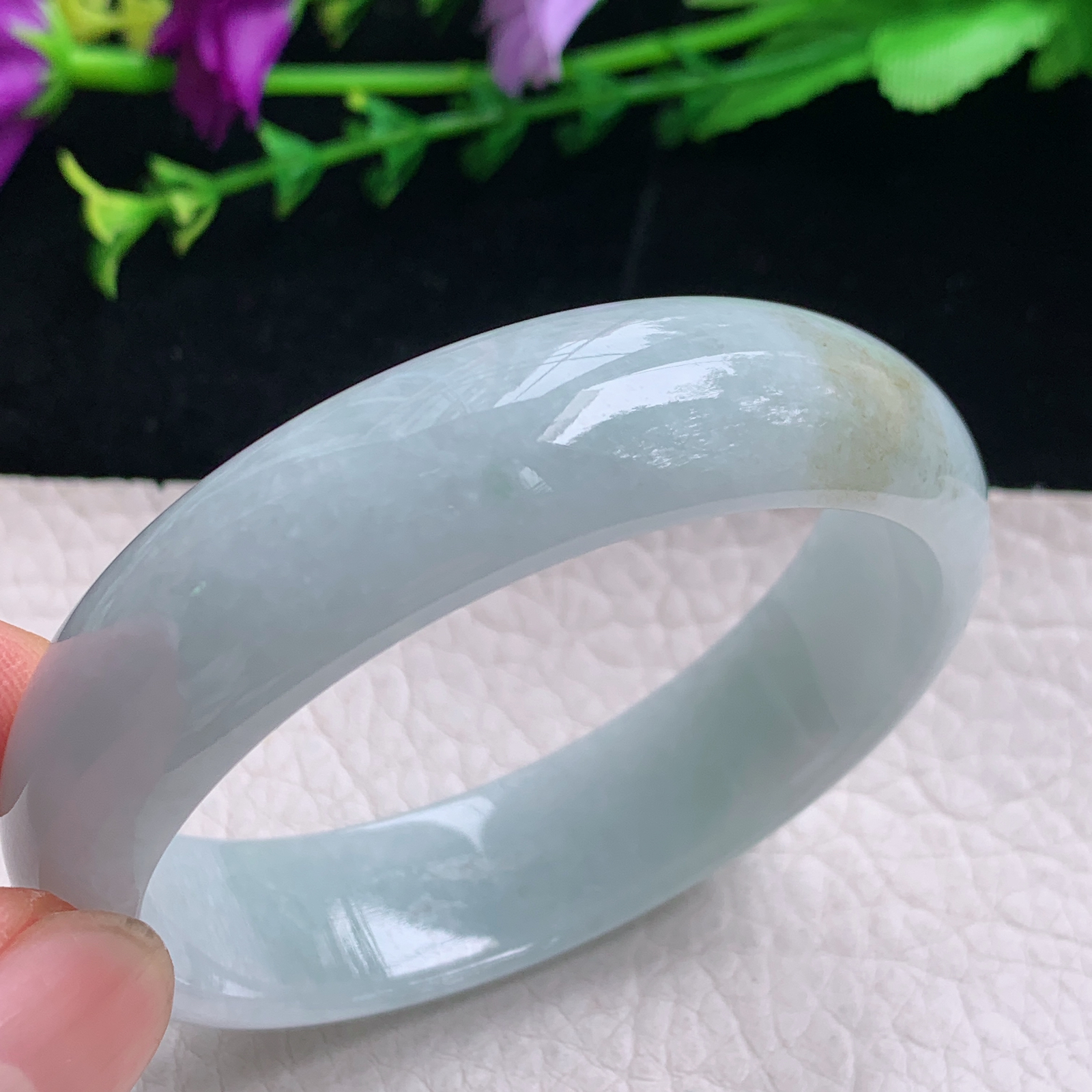 Ll自然光56*15*6.5轮胎镯缅甸翡翠手镯淡绿撒金宽边厚装镯 正圈平安镯