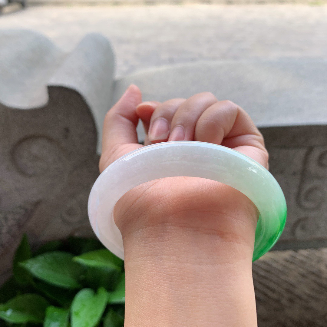 大圈口61.1-11.8-10.2 【阳绿正圈手镯】正圈61 62可戴