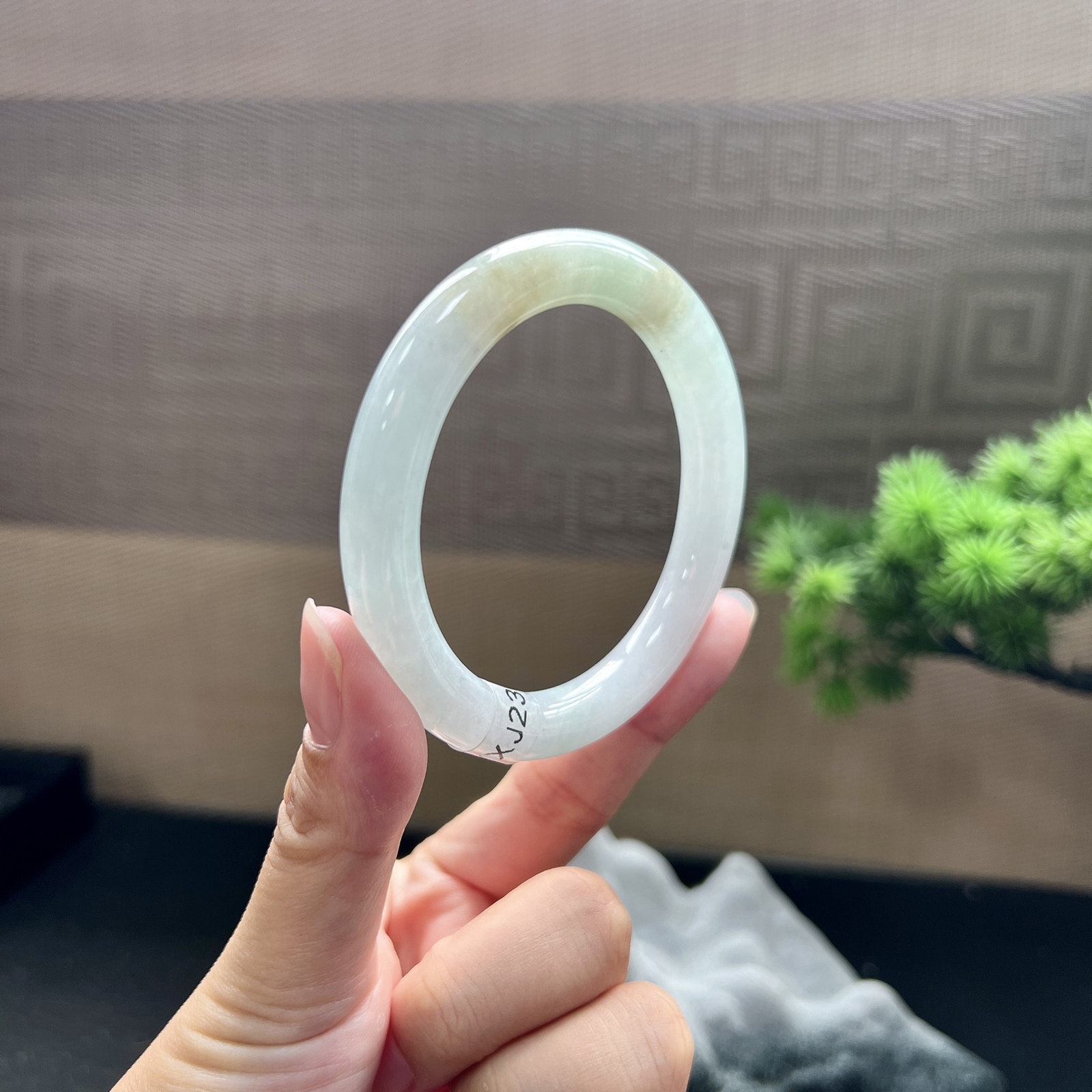 55圈口圆条洒金手镯