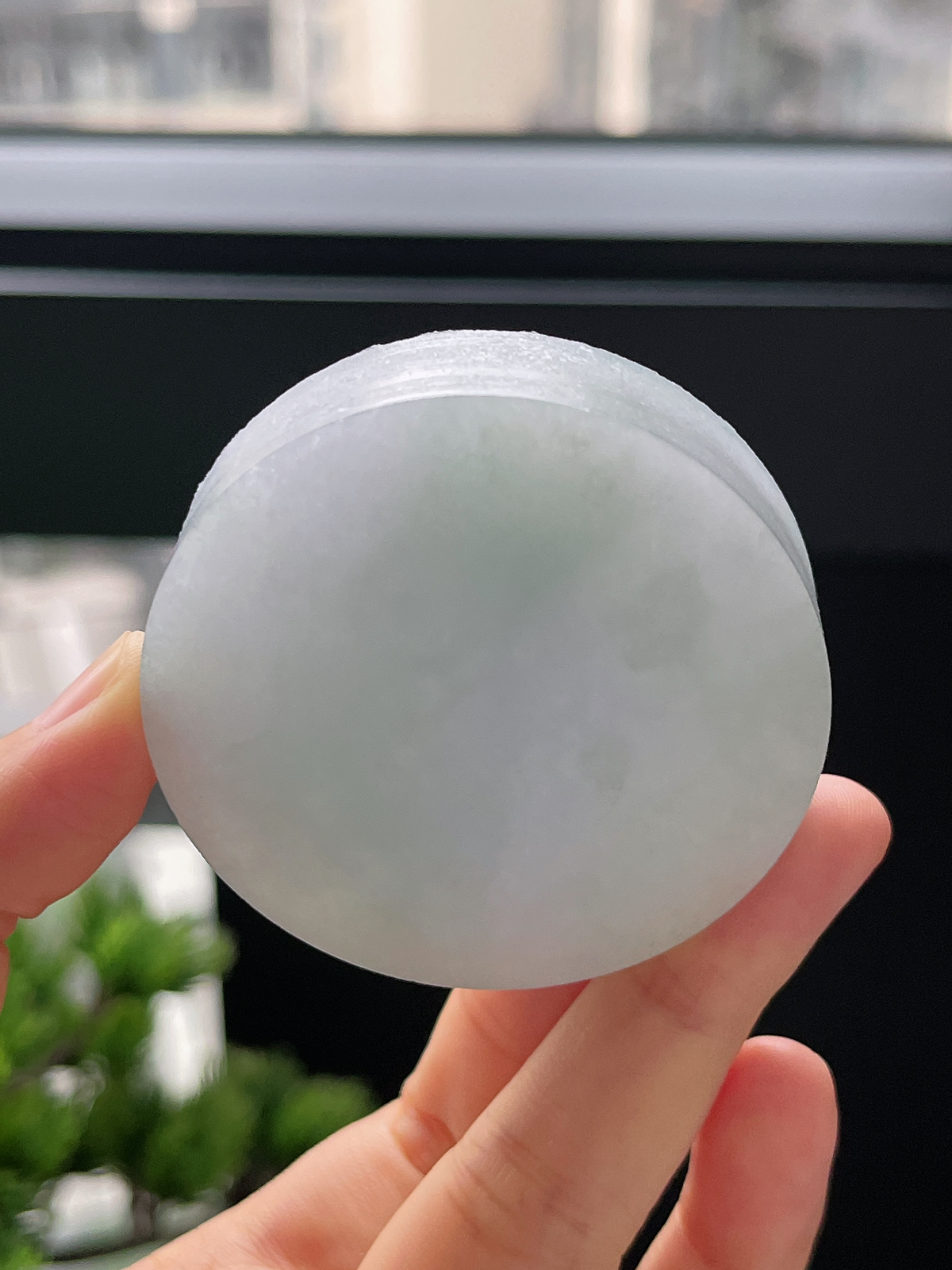 翡翠糯化春带彩镯心