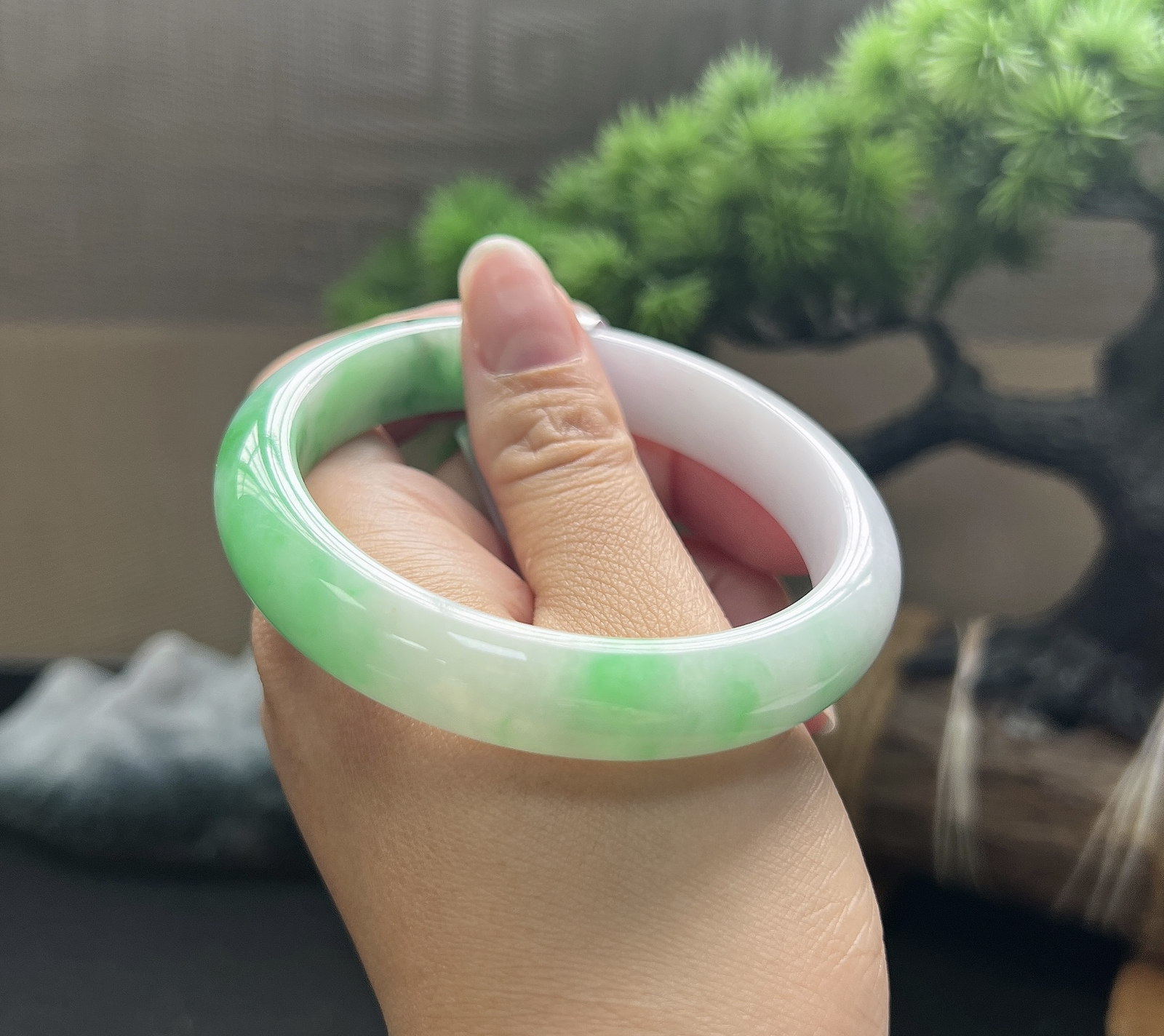 58.5圈口正圈飘花手镯