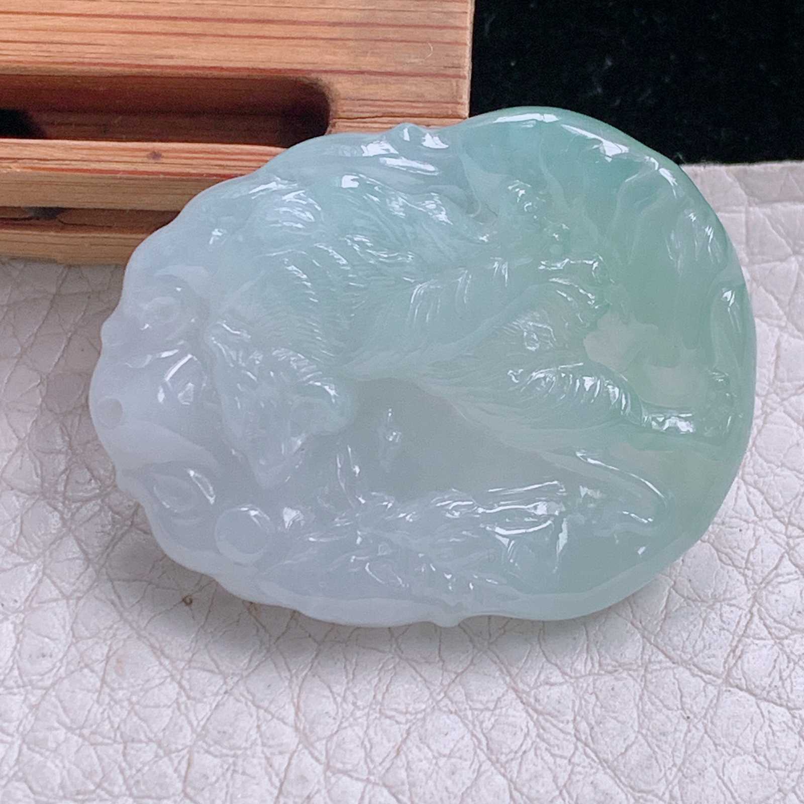 Ktj实拍36.6*28.5*5.2天然缅甸翡翠生肖老虎吊坠 生肖守护神上山虎玉坠