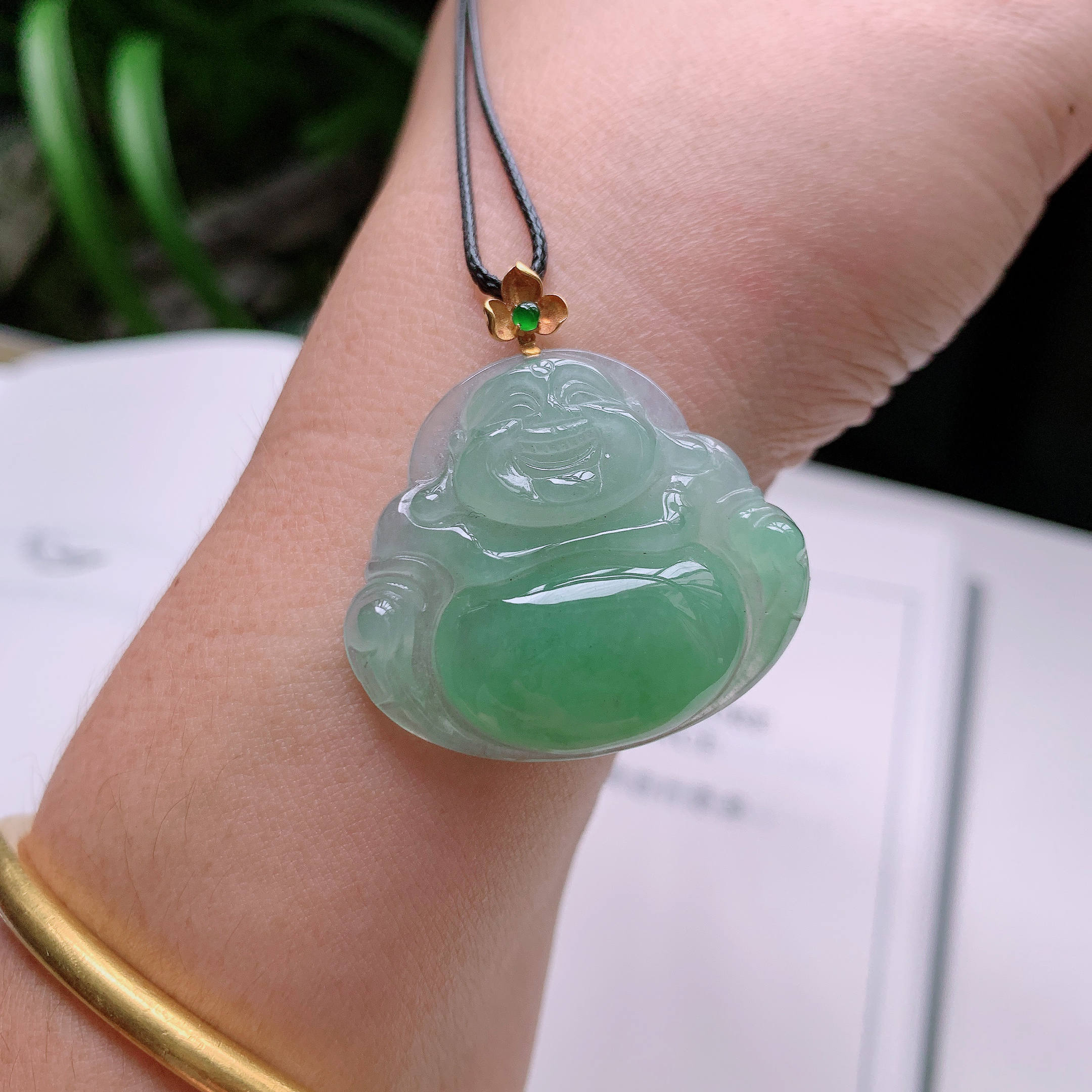 18K镶嵌天然翡翠缅甸A货冰润飘绿大肚佛公吊坠 9.71克