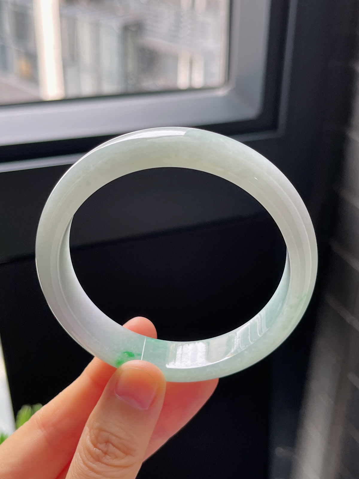 正圈58.2圈口，翡翠糯化种飘绿手镯