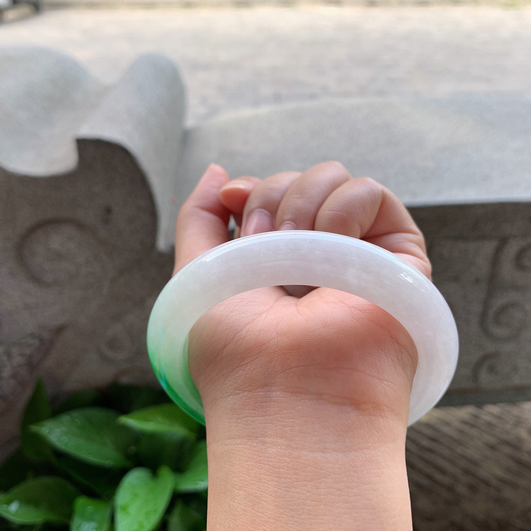 大圈口61.1-11.8-10.2 【阳绿正圈手镯】正圈61 62可戴