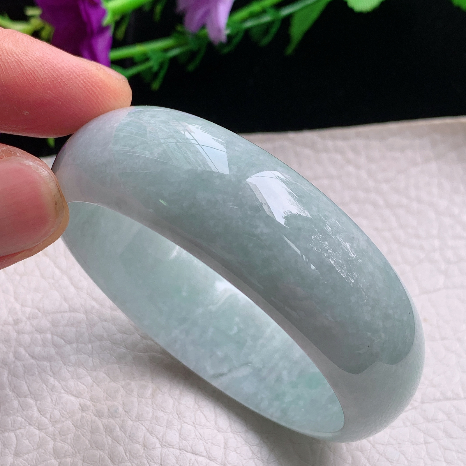 Ll自然光57.5*19*7轮胎镯缅甸翡翠手镯淡绿宽边厚装镯 正圈平安镯