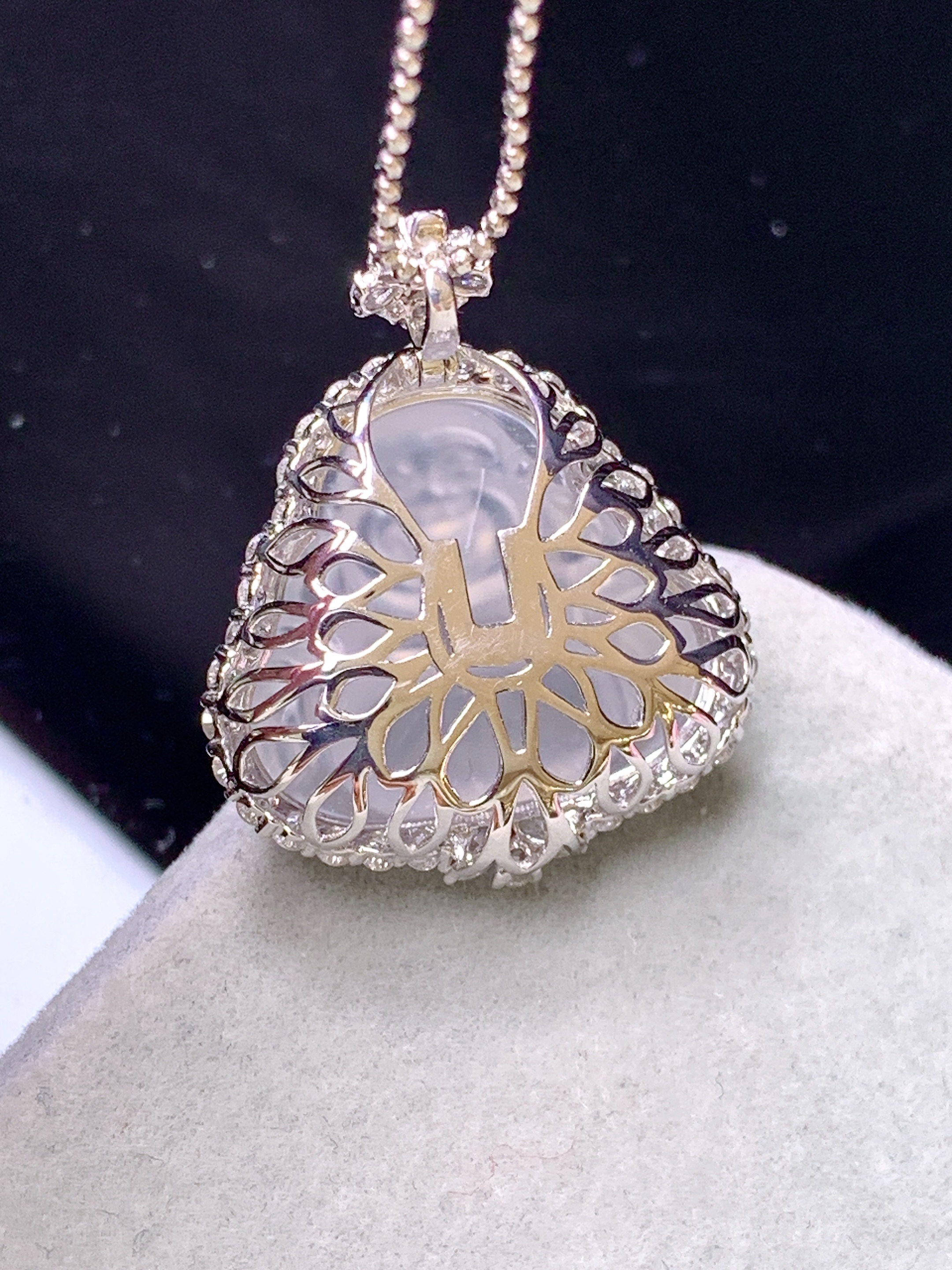 18k金钻镶嵌冰种佛公戒指吊坠两用款 玉质细腻 色泽艳丽清新 水润亮眼 圈口14 整体尺寸26.6*21*11.3b7