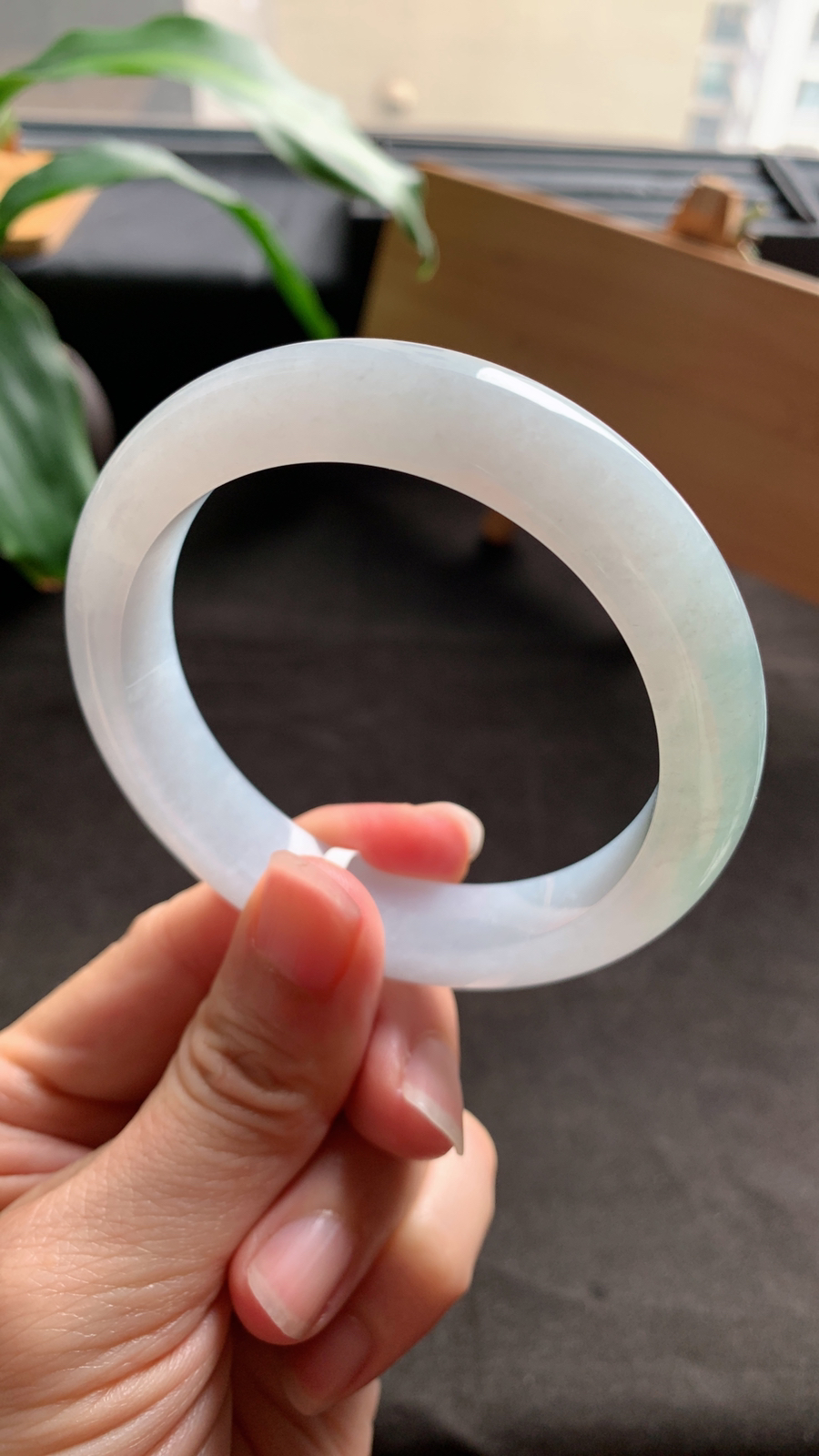 58圈口 天然A货翡翠手镯 版型宽厚 种水好