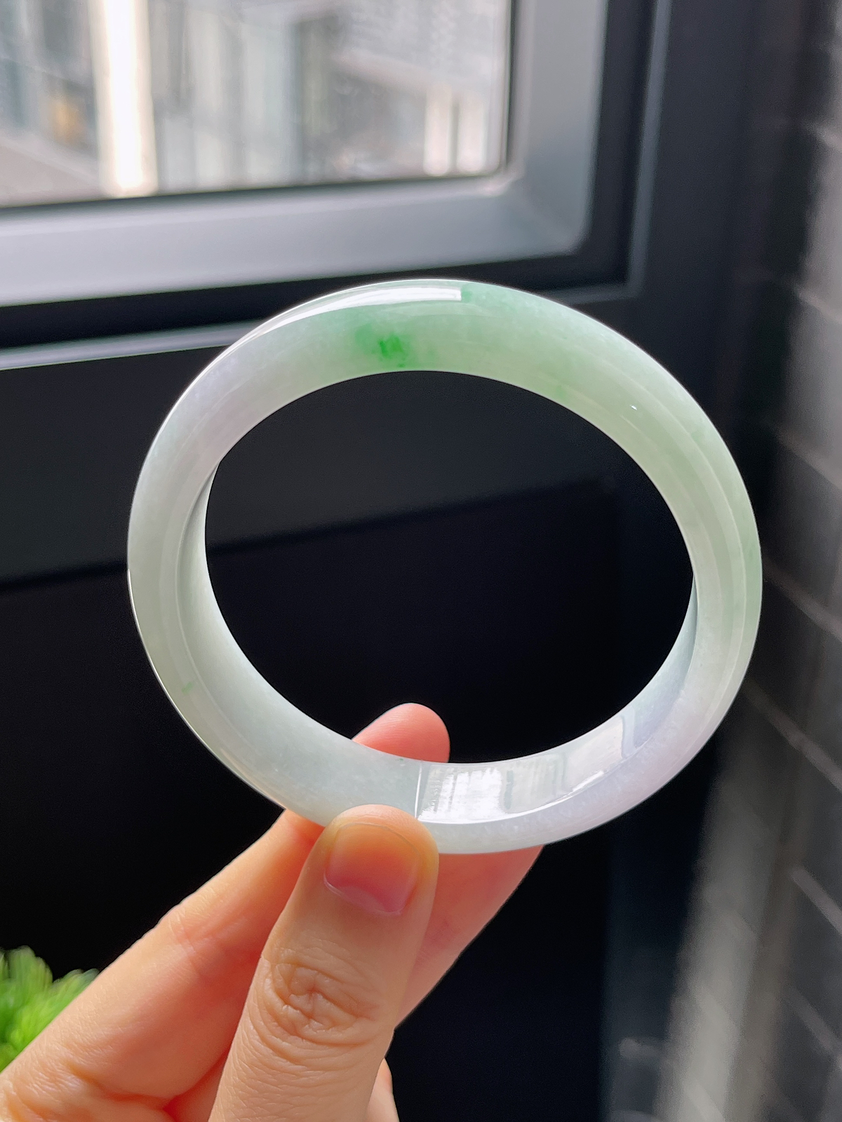 正圈58.2圈口，翡翠糯化种飘绿手镯