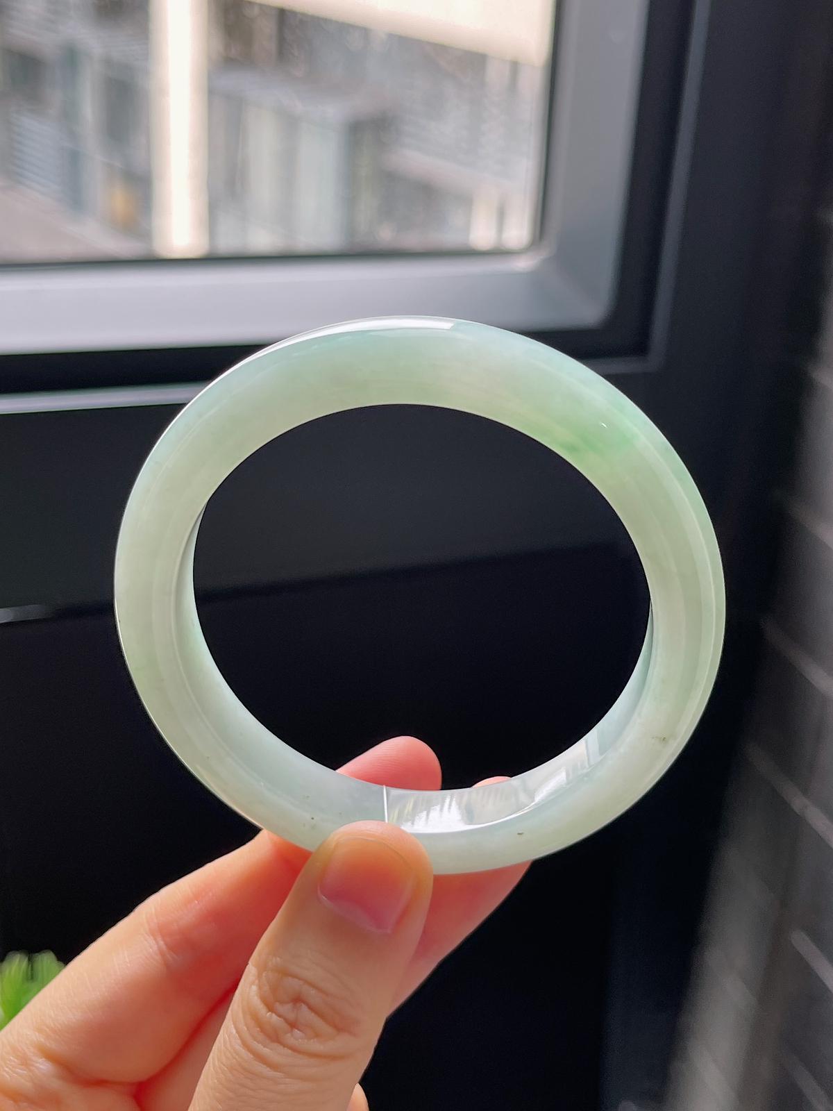 正圈55.2圈口，翡翠冰糯种淡绿色手镯