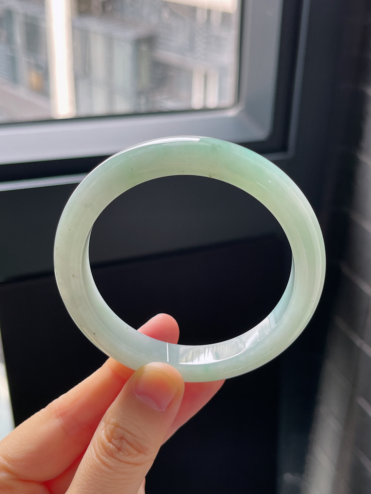 正圈55.2圈口，翡翠冰糯种淡绿色手镯