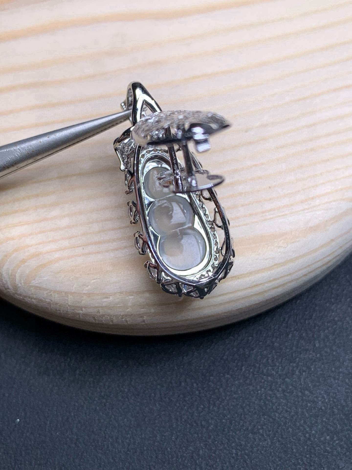 18k金镶嵌冰种玻璃炸光福豆吊坠32.9/14/12，裸石18.6/8.5/4.8