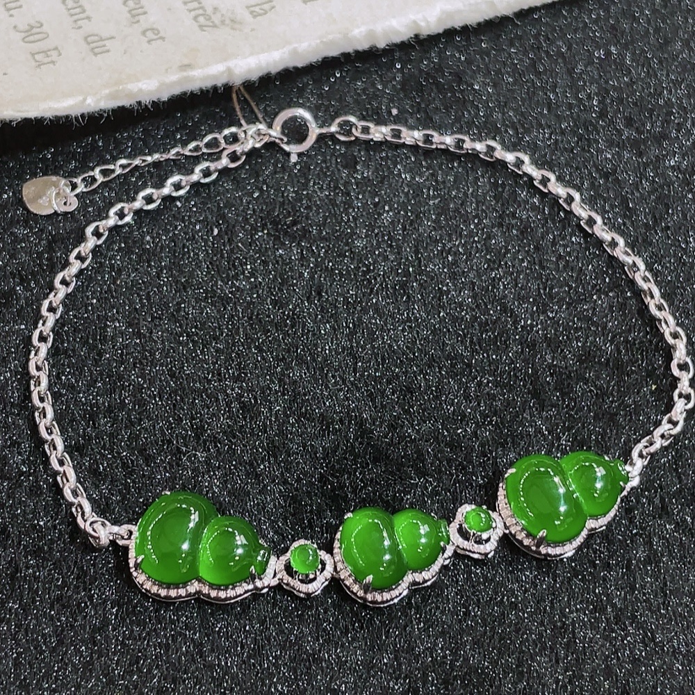 ️冰绿葫芦手链，，18k金镶嵌，种水，重金镶嵌，厚装饱满，福禄双全，简约时尚，高端大气，性比高45.2/9.2/5.5，裸石10.5/8.0、9.0/7.0、10.9/8.2