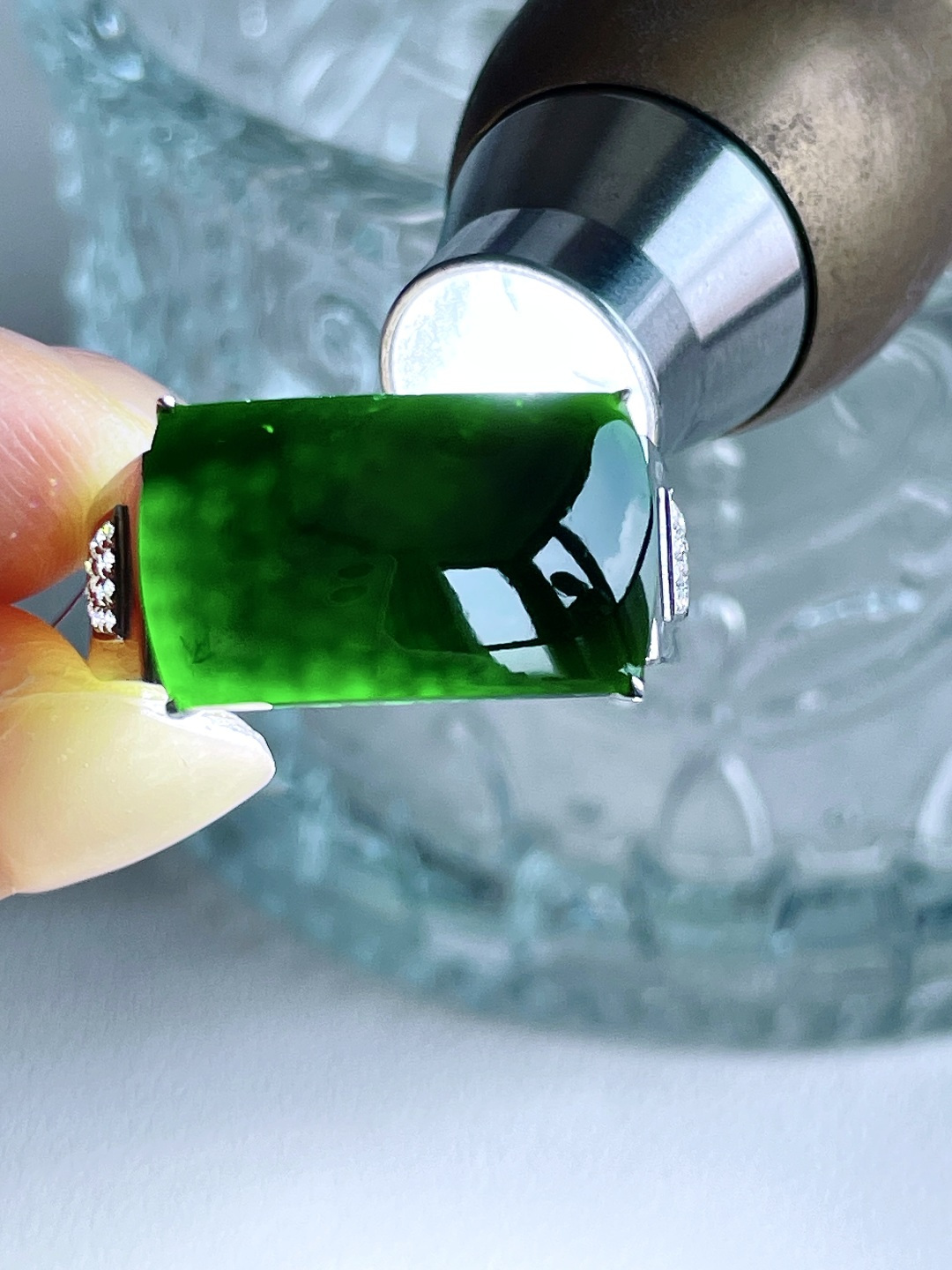 墨翠马鞍戒指，18k金镶嵌，无裂，性比高，18-10.5-2.6，21.5号，4.4克