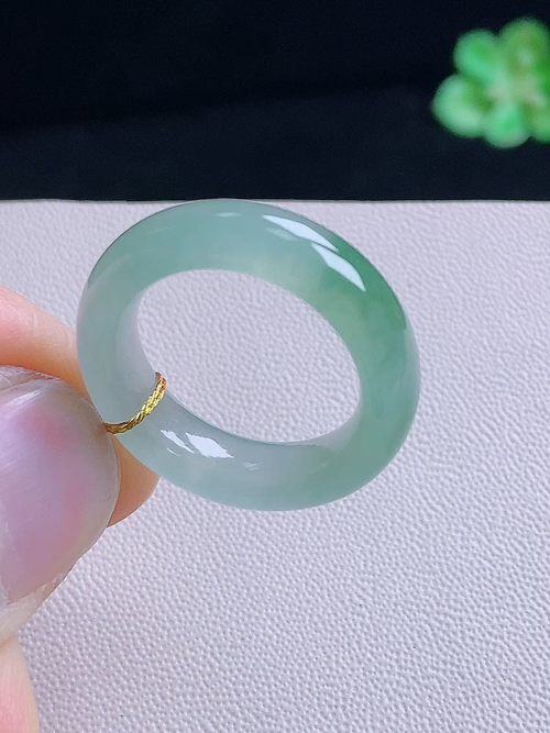 指环，无裂，尺寸16.3/5.5/35，编号20fg  25