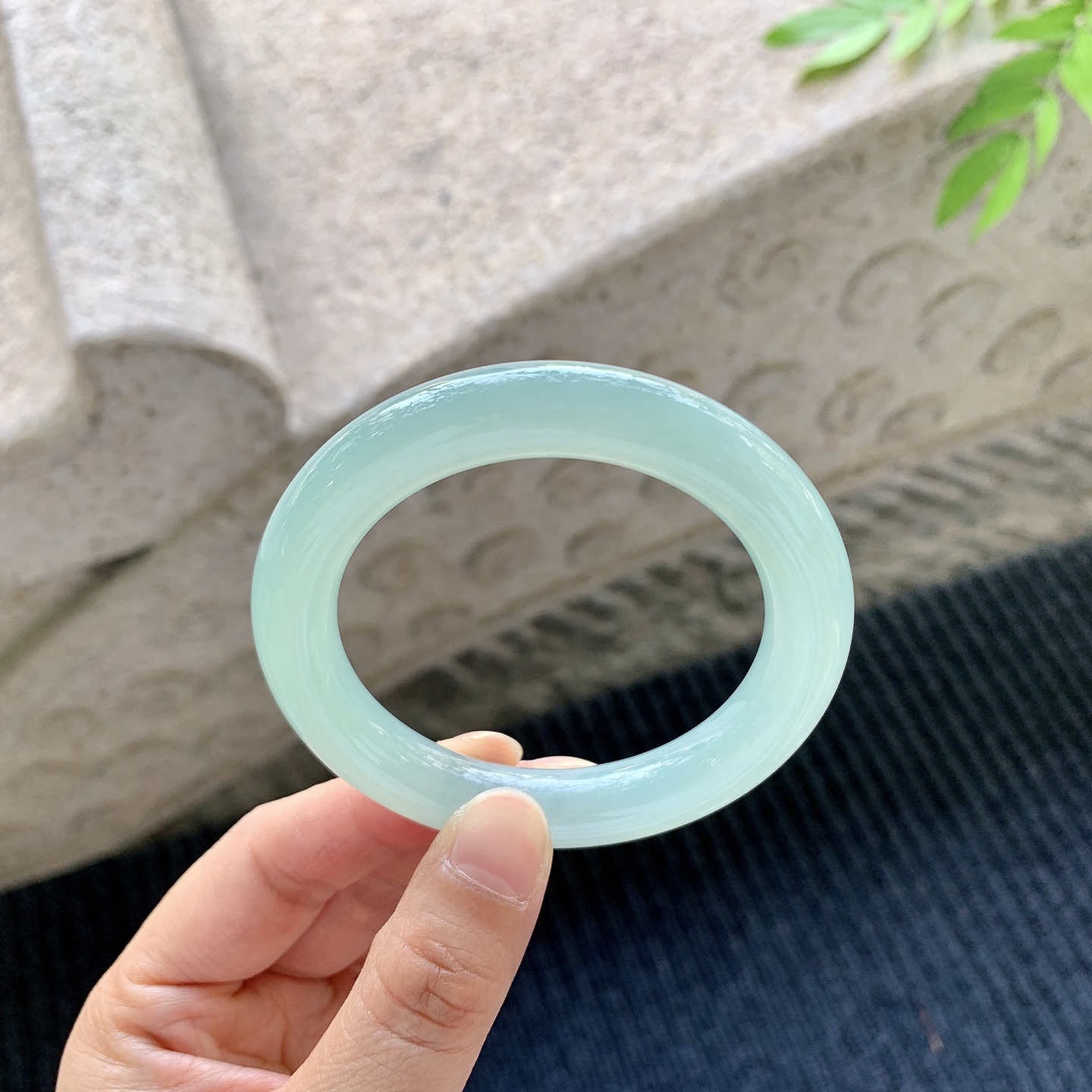 圆条51 52，圈口52/10.1/10.1，编码G7080259，糯冰晴绿，水润，细腻，种老，无裂。