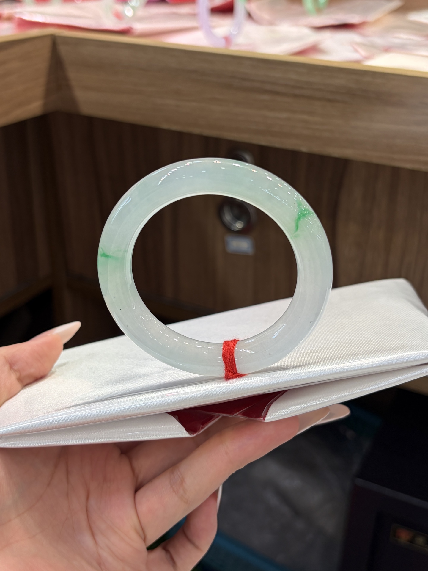 小圈口冰种白底青圆条成品，HYC-210，⭕️53-11.2-10.7