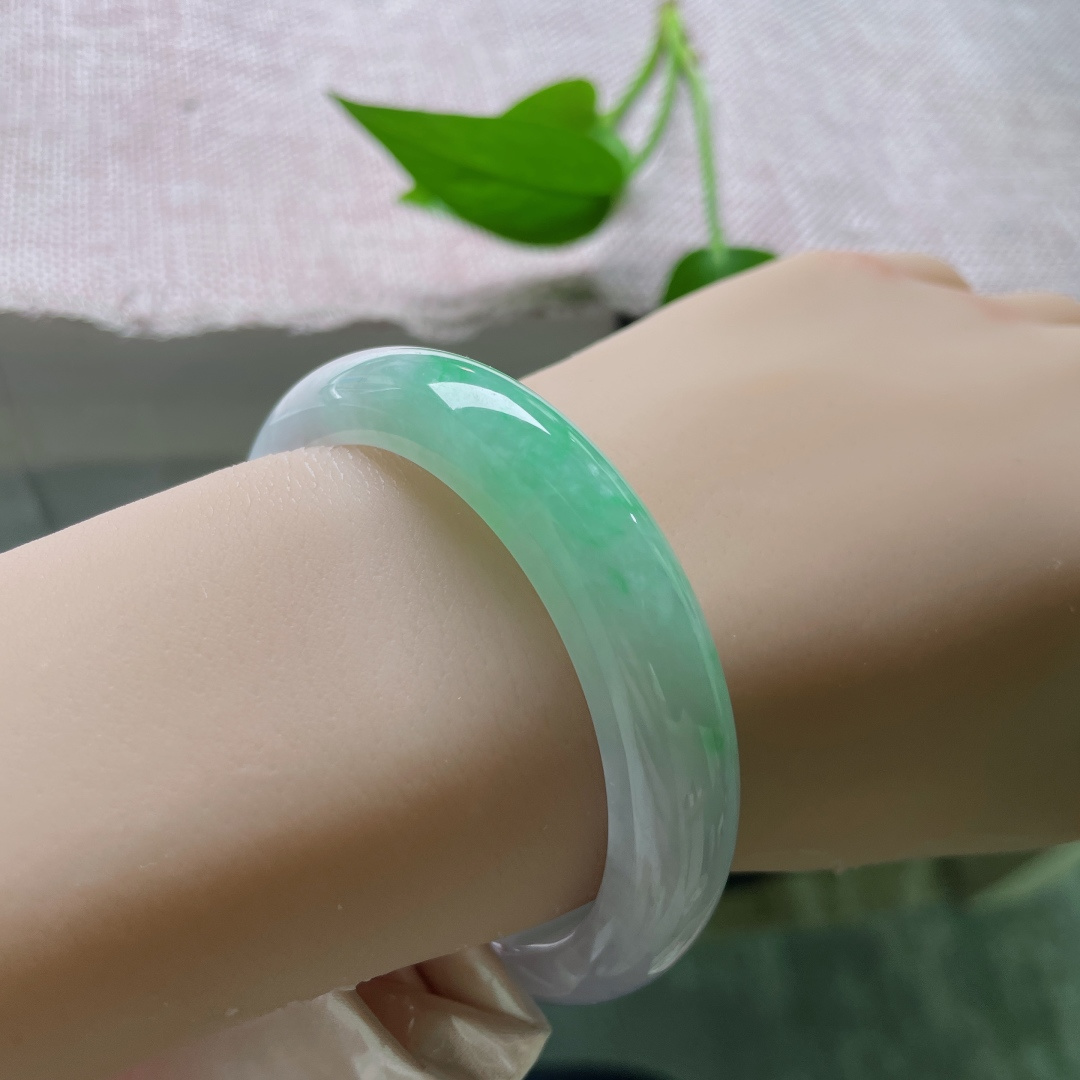 50.6/11.8/7.8，春带彩正圈，一圈烟雨江南，紫是晨雾，绿是远山。整体无裂，ss51286a